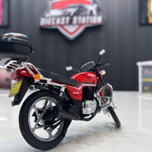 Suzuki GS125 1:12 Scale