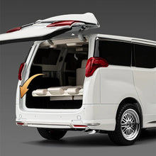 Toyota Alphard MPV 1:18