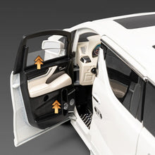 Toyota Alphard MPV 1:18
