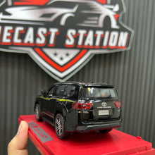Toyota Land Cruiser 300 1/32 Scale