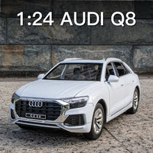 AUDI Q8 1:24