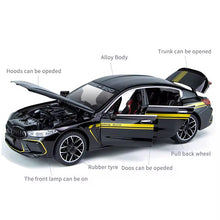 BMW M8 1:24