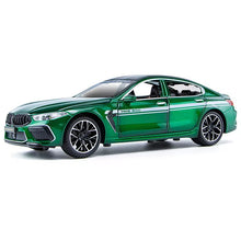 BMW M8 1:24