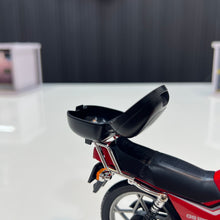 Suzuki GS125 1:12 Scale